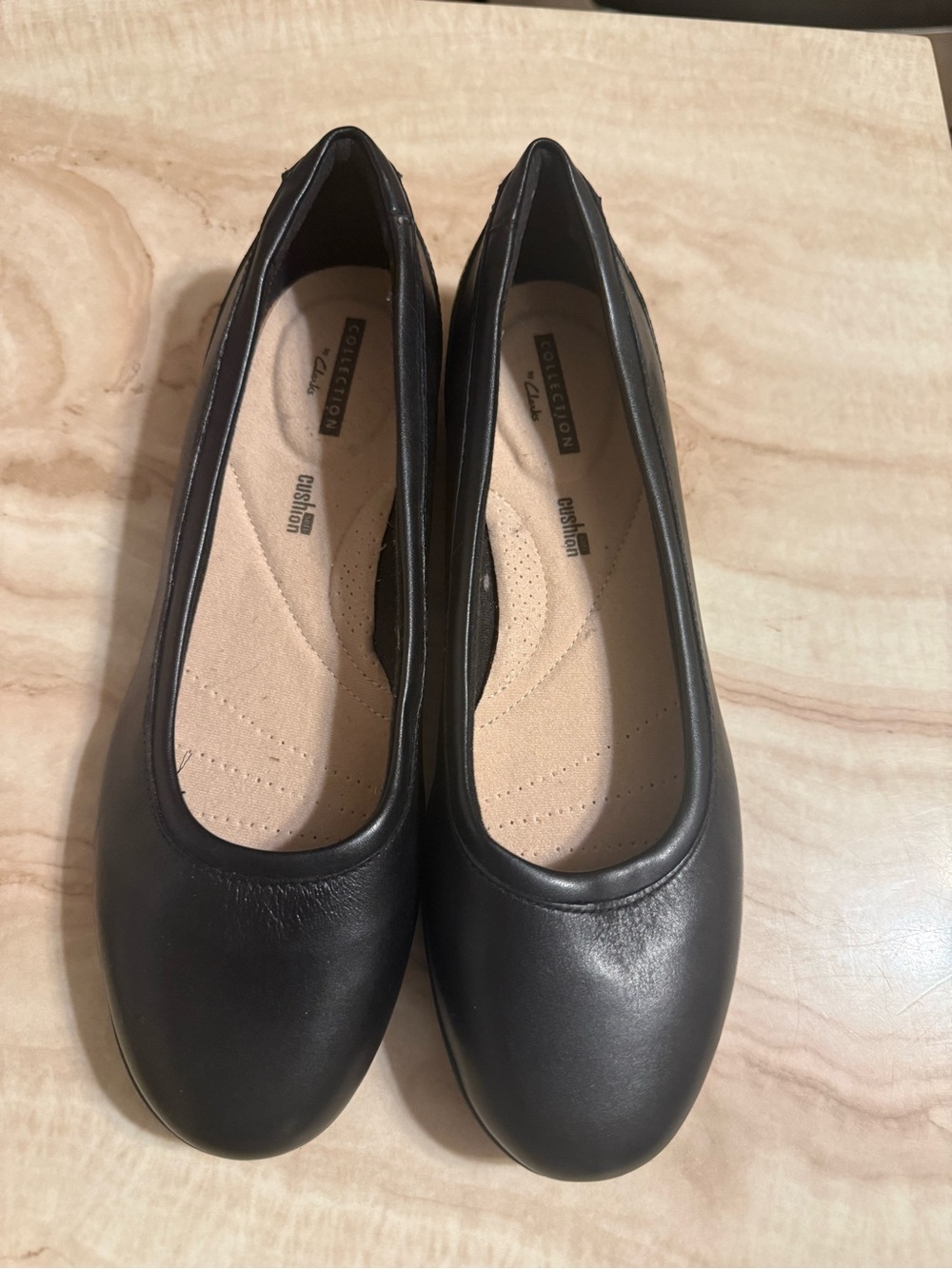 NWT COLLECTIONS BY CLARK WOMENS “GRACELIN MARA” BLACK LEATHER BALLET FLAT
SZ 8